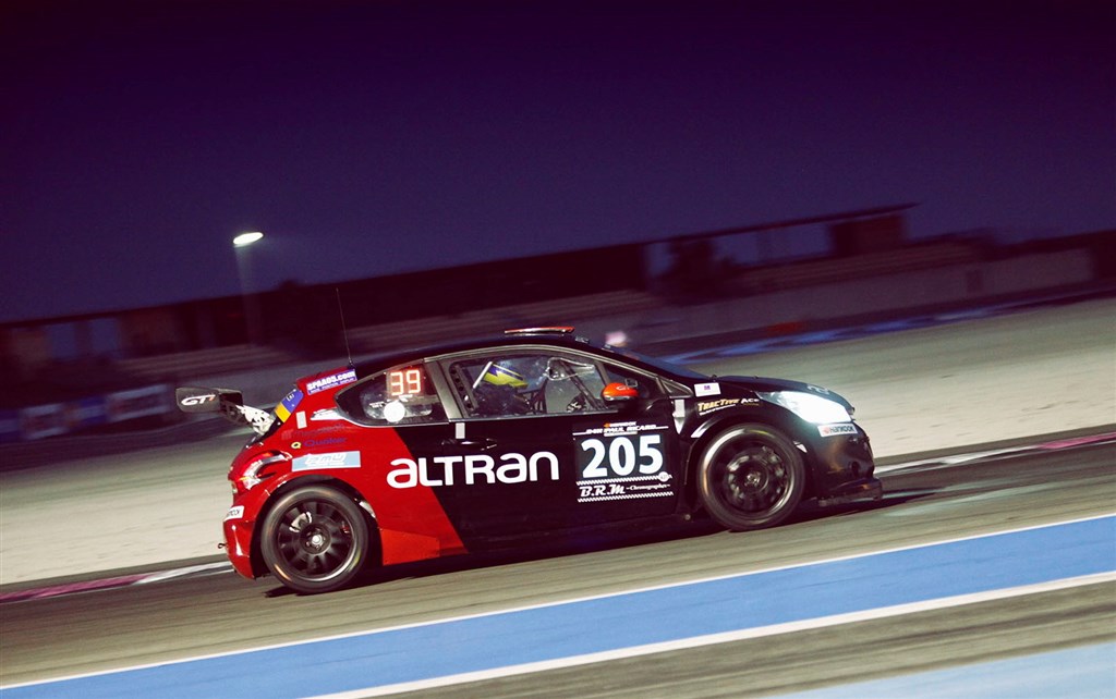 Michael Carlsen stiller for anden gang op for Team Altran Peugeot
(Foto: Team Altran)